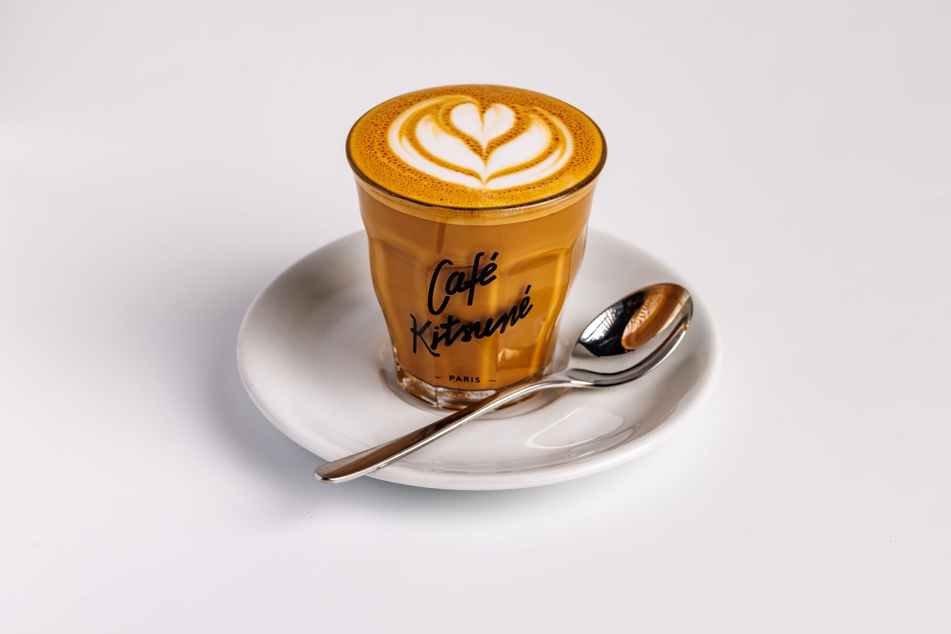 Artisanal Australian Flat White Coffee with Velvety Microfoam