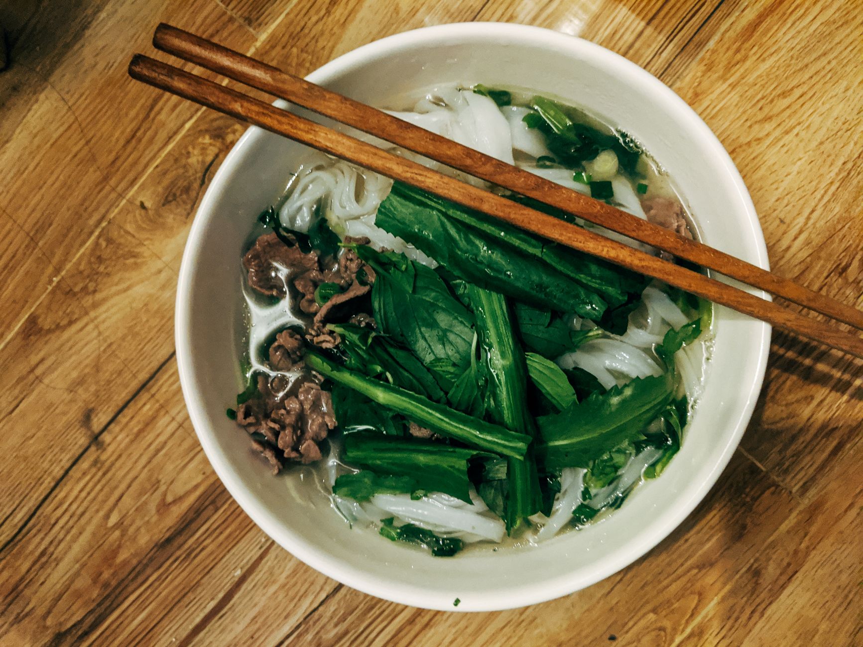 Authentic Vietnamese Beef Phở Noodle Soup with Star Anise