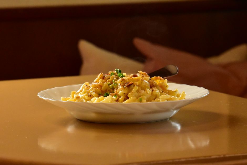 Baked Ultra Creamy American Mac and Cheese