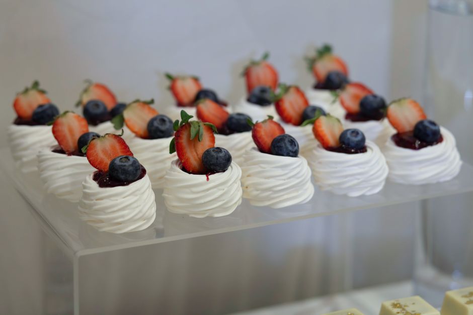 Crispy Berry Pavlova Dessert