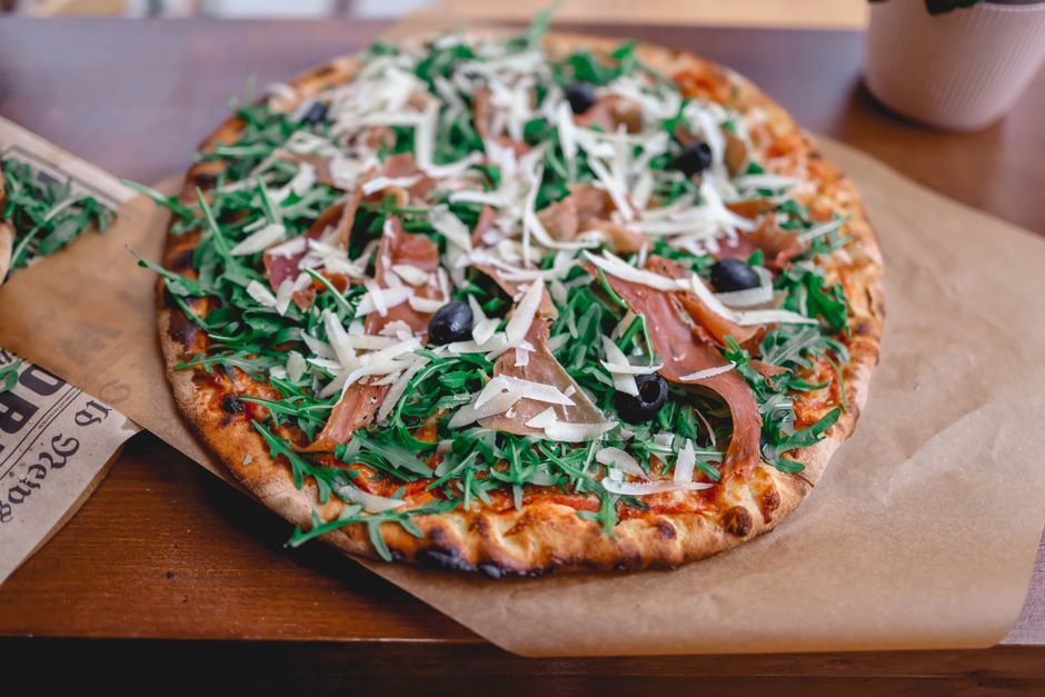 Fresh Fig, Prosciutto & Gorgonzola Pizza