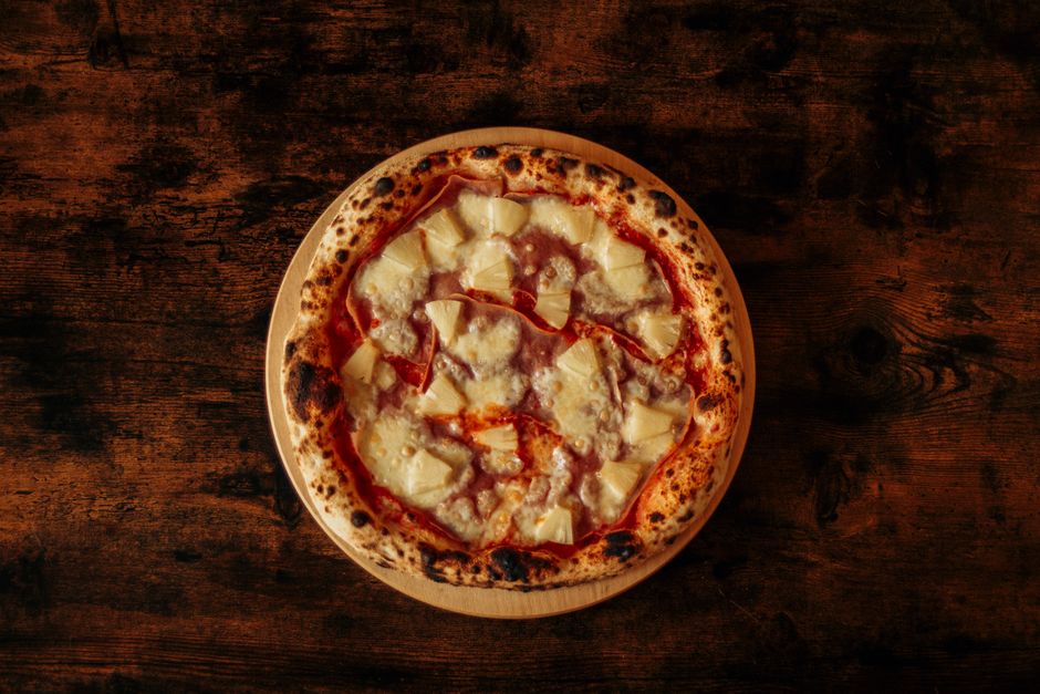 Hawaiian Fresh Pineapple & Ham Pizza