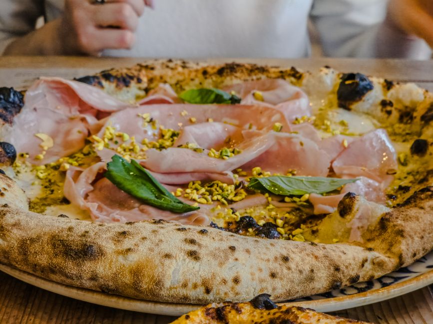 Pizza Mortadella Pistacchio Stracciatella (Authentic)
