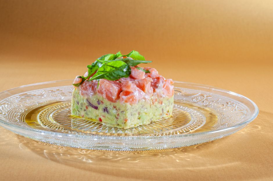 Fresh Salmon & Avocado Tartare with Dill