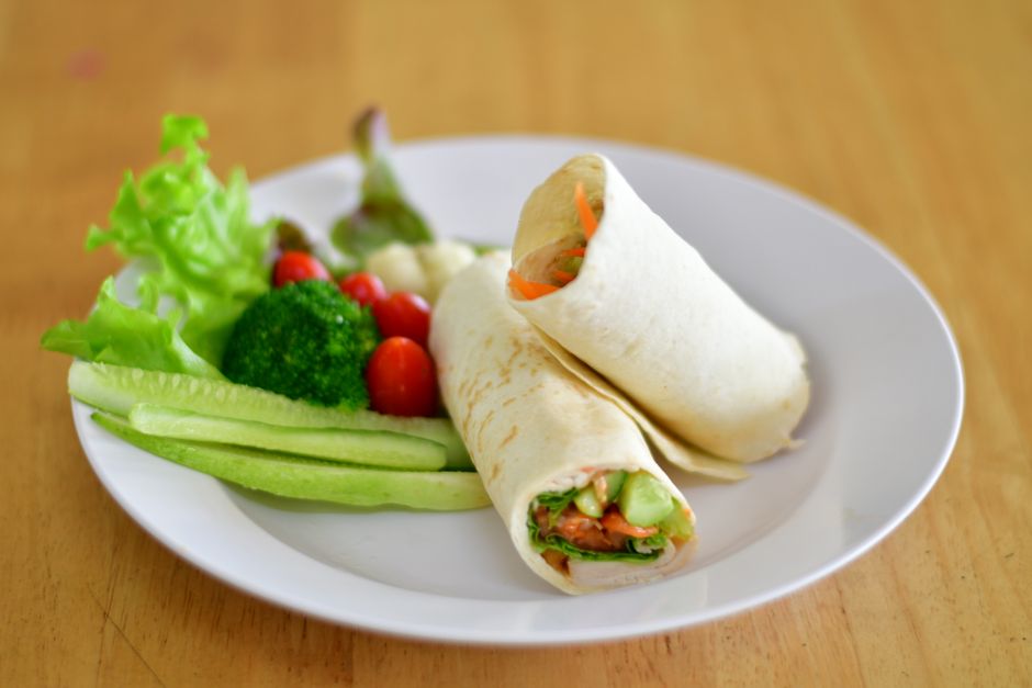 Veggie Hummus & Crunchy Rainbow Wrap