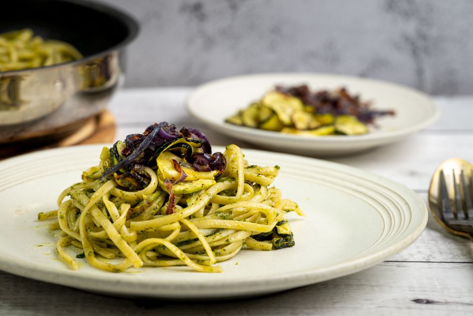 Zucchini Noodles Pesto Avocat (Authentic)